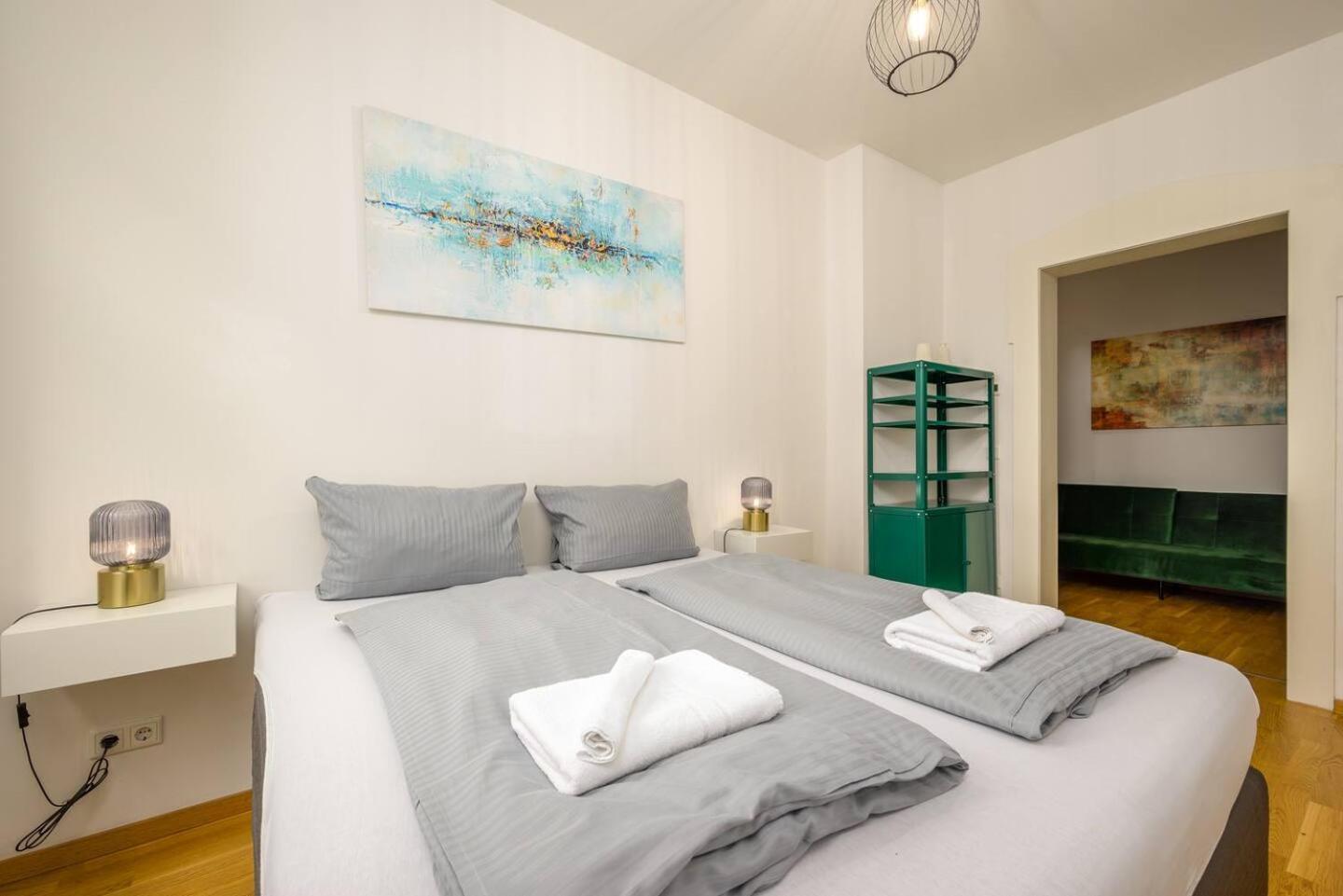 Arbio I Retro Apart Near Leipzig Hauptbahnhof Luaran gambar