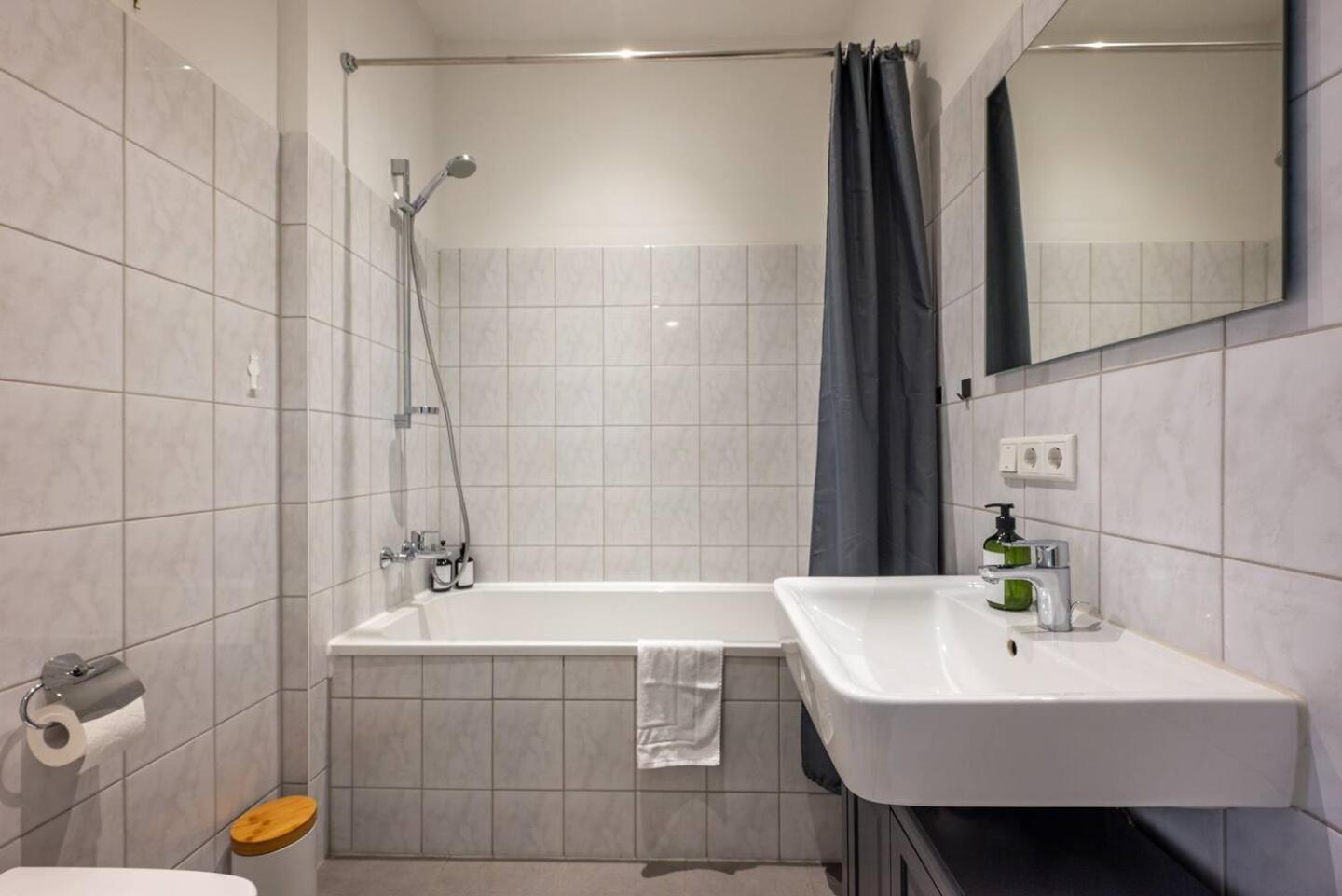 Arbio I Retro Apart Near Leipzig Hauptbahnhof Luaran gambar